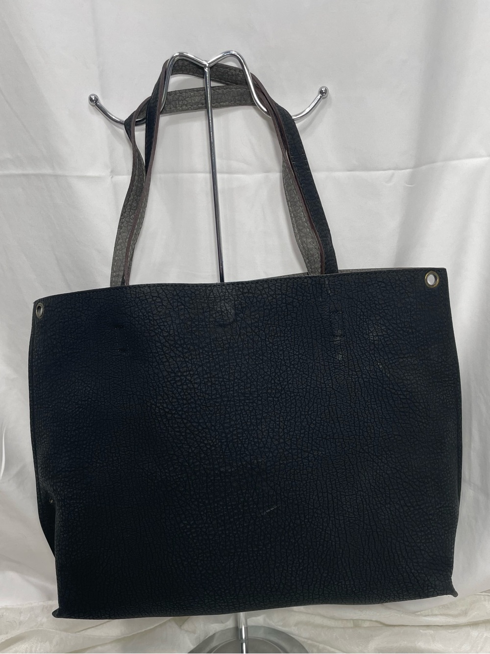 Street Level Classic Black Vegan Leather Tote Bag - Minimal Everyday Bag.